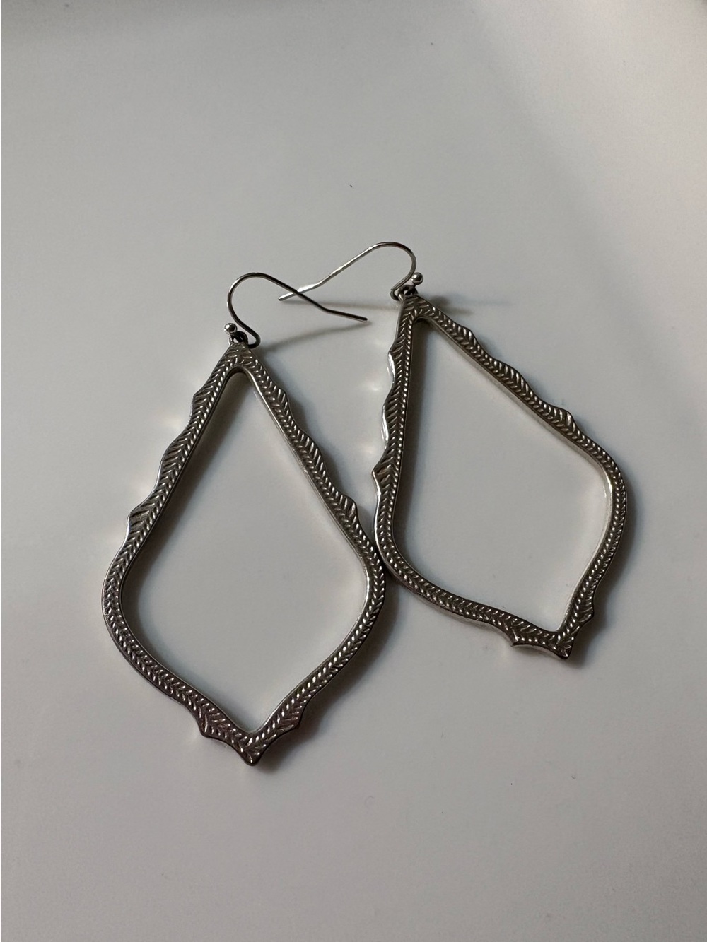 Kendra Scott Silver Openwork Sculpted Teardrop Earrings